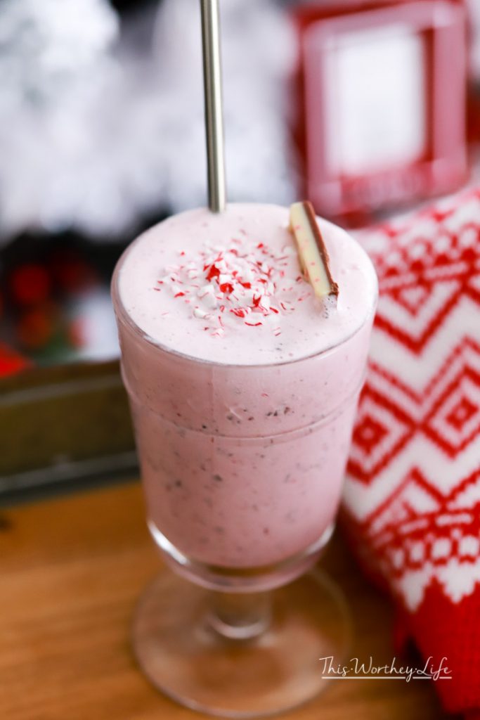 Perfect Christmas Peppermint Shake Cocktail