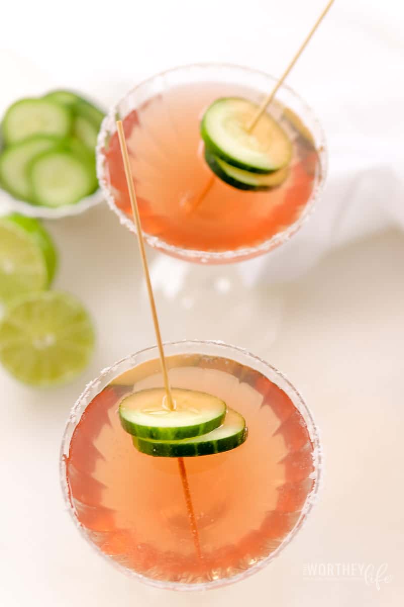 Non Alcoholic Drinks + Mocktail Ideas To Serve At Parties