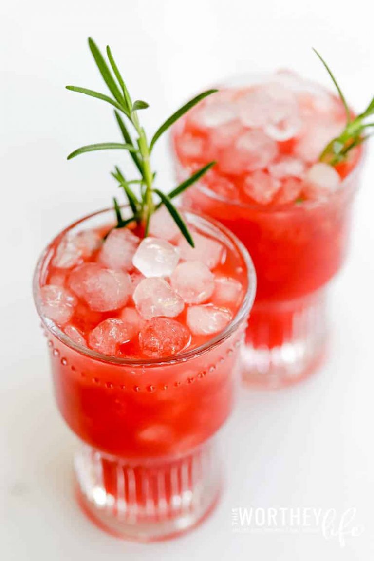 Non Alcoholic Drinks + Mocktail Ideas To Serve At Parties