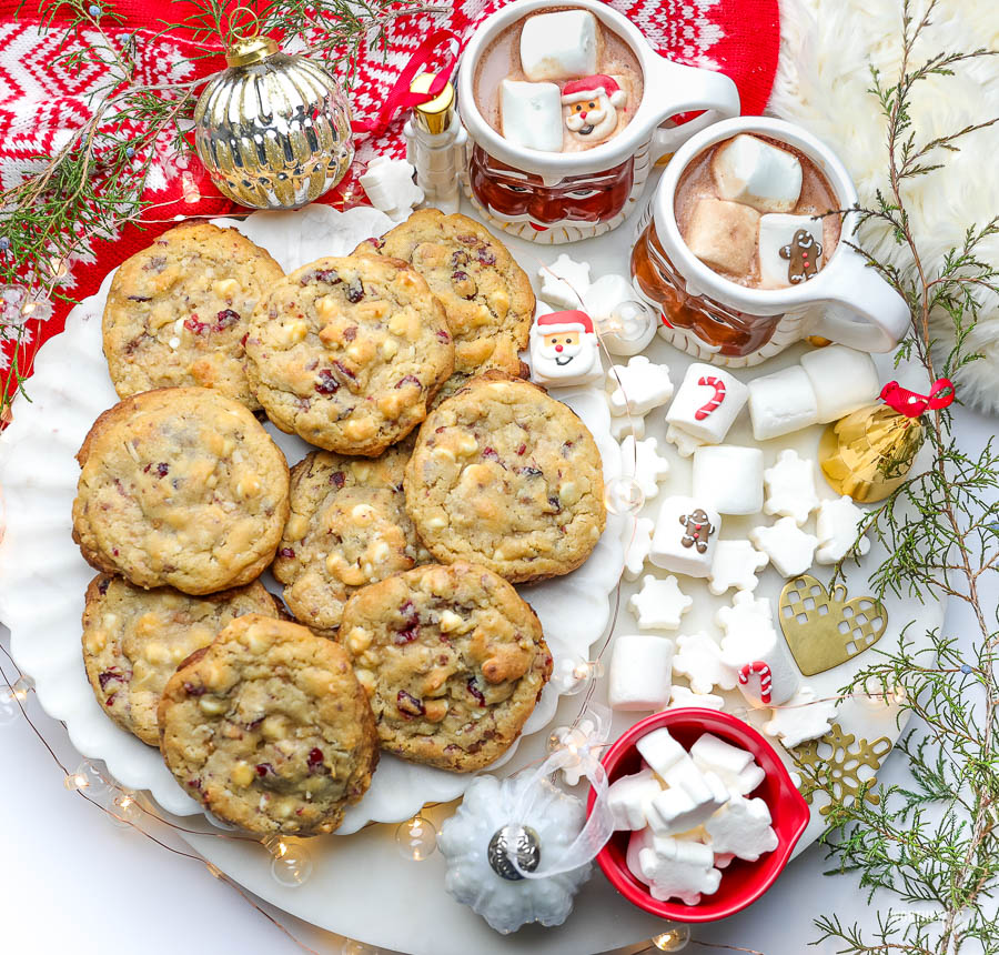 https://www.awortheyread.com/wp-content/uploads/2020/12/White-Chocolate-Cranberry-Toffee-Cookies-24.jpg