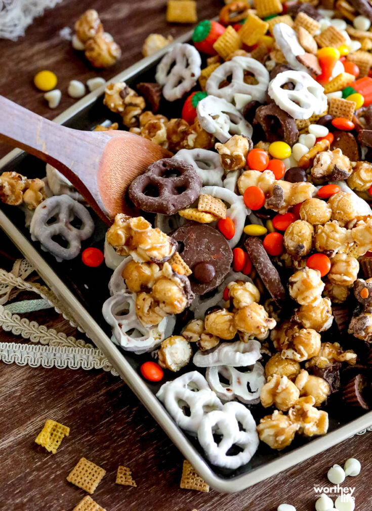 Halloween Snack Mix | Fall Snack Mix Idea