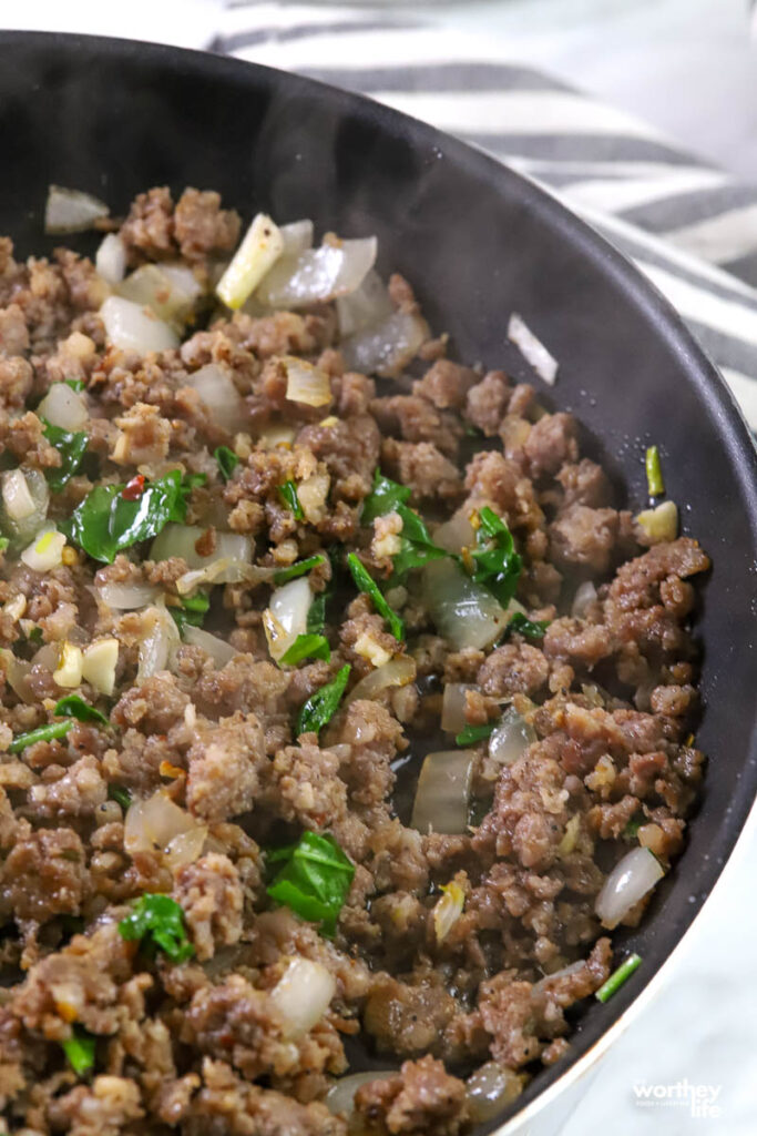 making sausage gravy