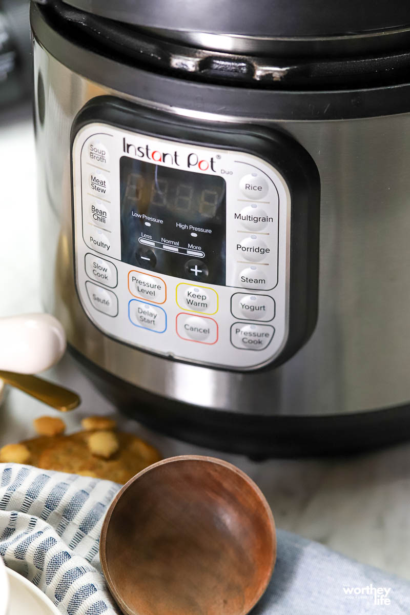 Instant Pot Broccoli Cheddar Soup