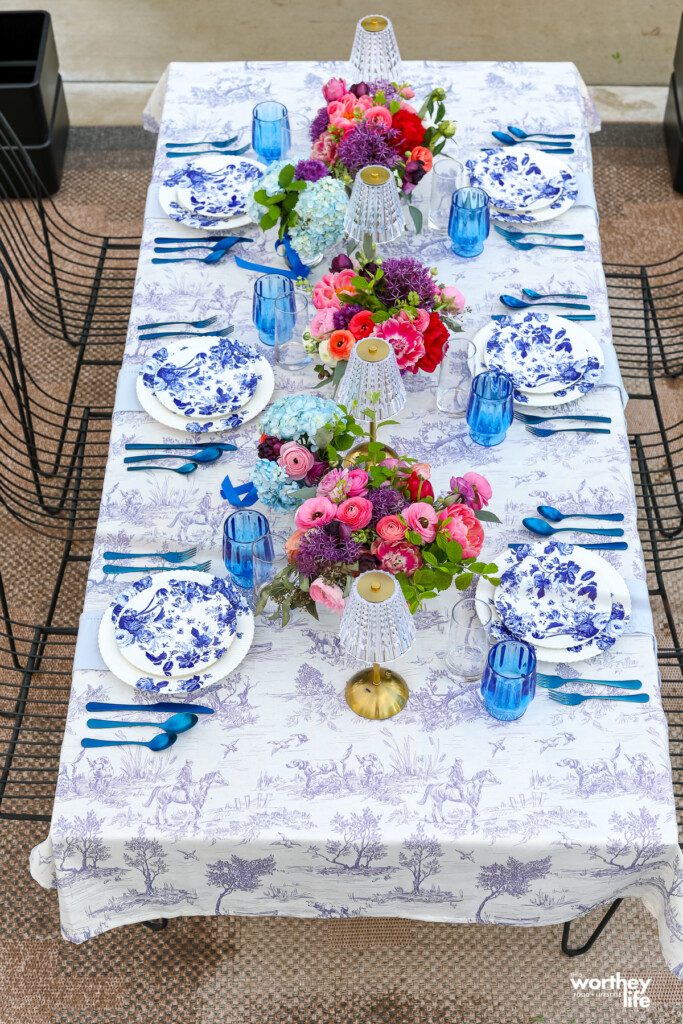 blue and white tablescape