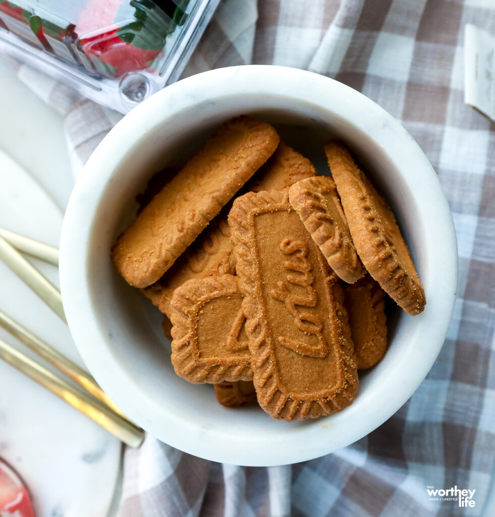 biscoff cookies in a white marble bowl